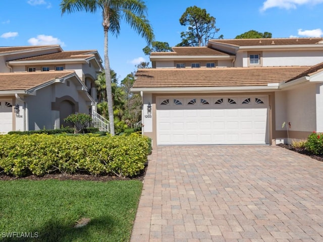 view of front of house with a garage