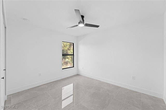 empty room with ceiling fan