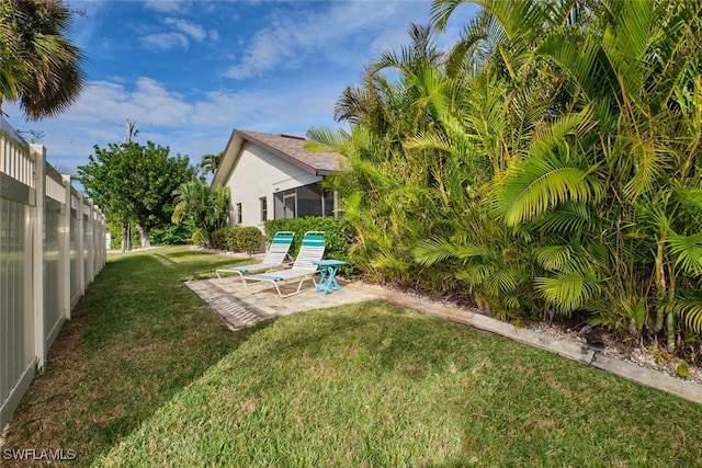 view of yard featuring a patio