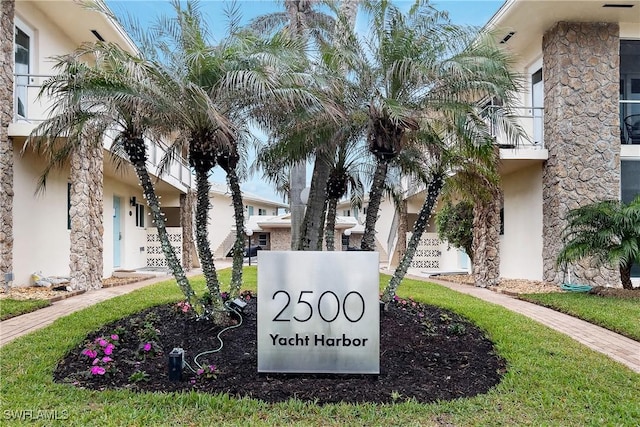 view of community / neighborhood sign