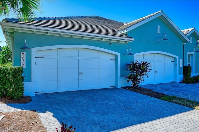 view of front of house featuring a garage