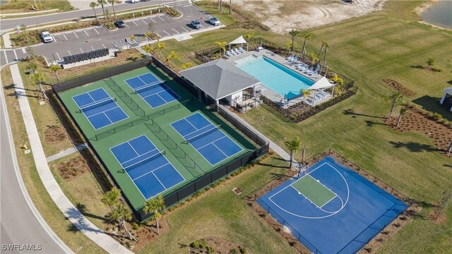 16672 Expedition Ct, Punta Gorda, FL 33982 - bird's eye view of a pool