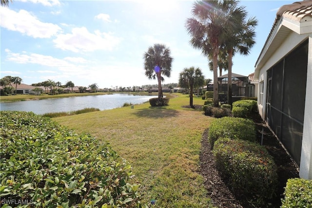 view of yard featuring a water view