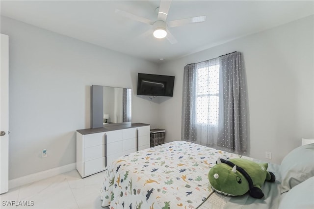 bedroom with ceiling fan