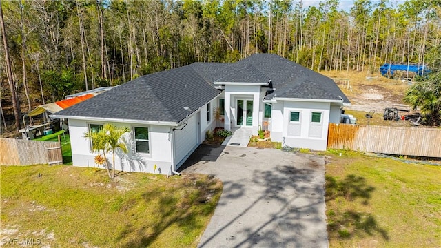 view of front of house with a front lawn