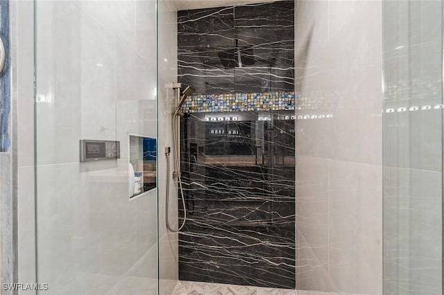850 25th St SW, Naples, FL 34117 - bathroom with a tile shower
