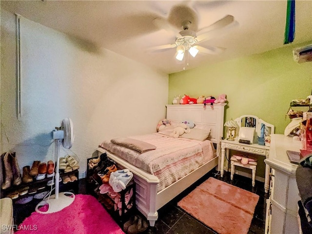 bedroom with ceiling fan