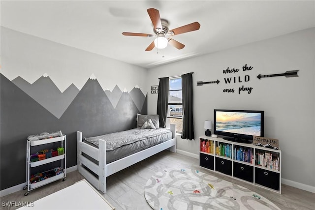 bedroom featuring ceiling fan