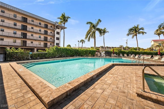 view of swimming pool