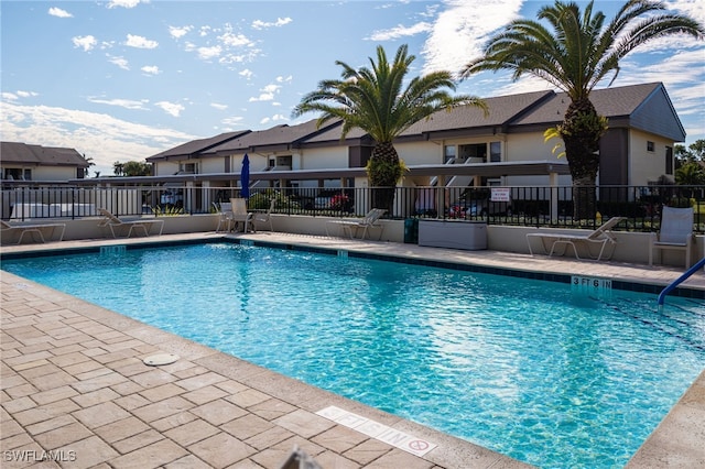 view of swimming pool