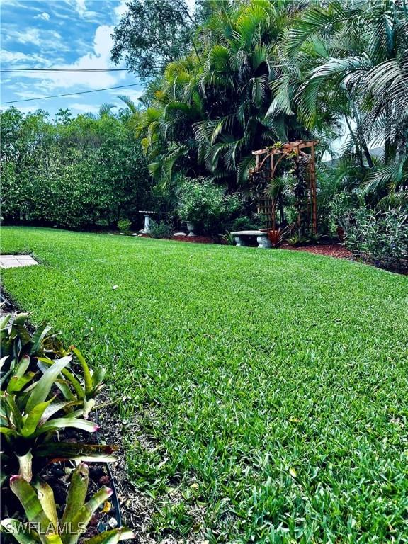 715 96th Ave N, Naples, FL 34108