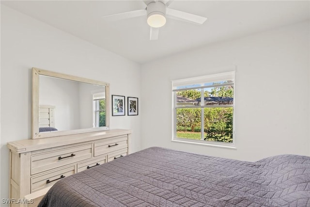 bedroom with ceiling fan