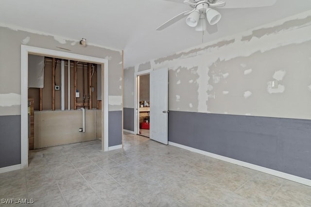 empty room with ceiling fan