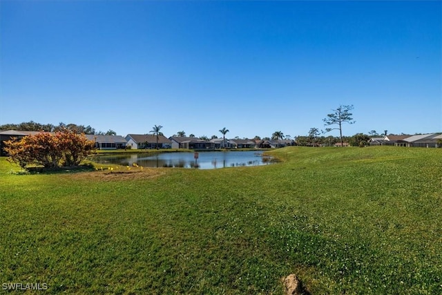 view of yard featuring a water view