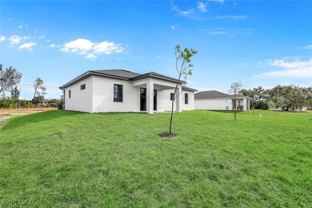 view of front of house with a front yard