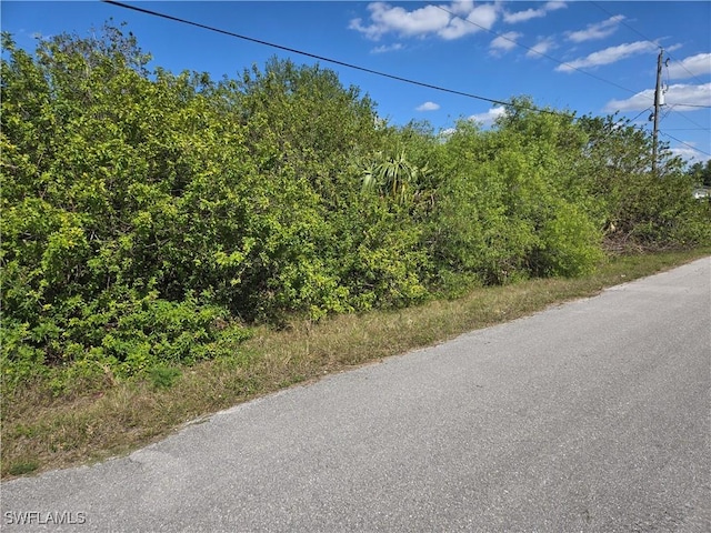 Listing photo 2 for 2014 Wanda Ave N, Lehigh Acres FL 33971