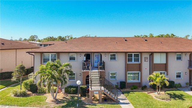 view of front of house with a front yard