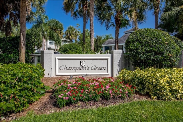 view of community / neighborhood sign