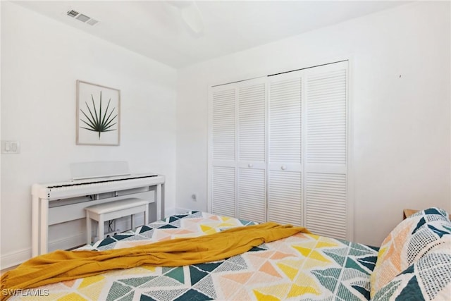 bedroom featuring a closet