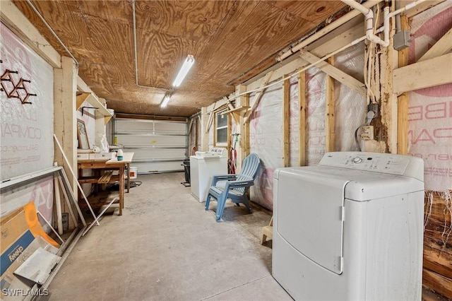 garage featuring washer / clothes dryer