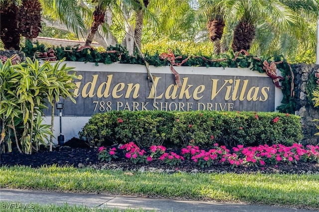 view of community / neighborhood sign