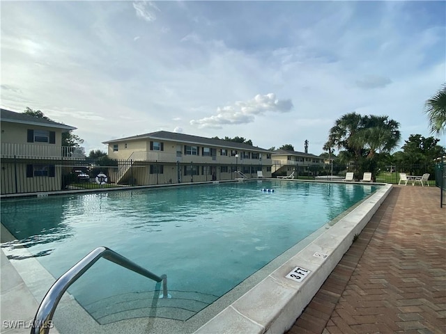 view of swimming pool