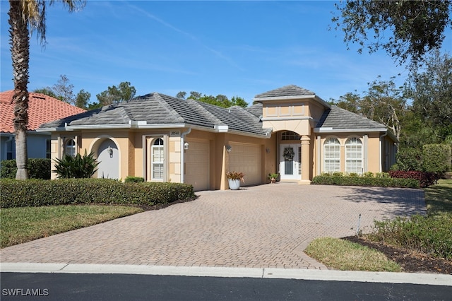 view of front of house featuring a garage