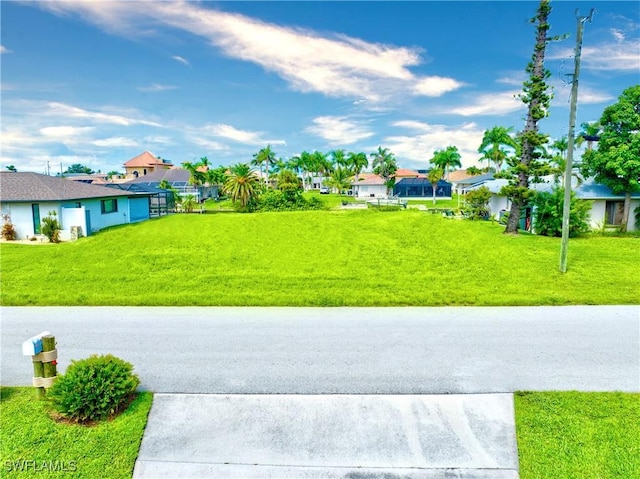 Listing photo 2 for 2227 SE 27th Ter, Cape Coral FL 33904