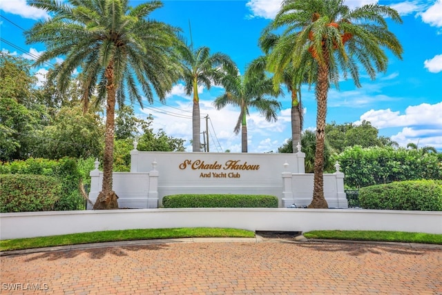 view of community / neighborhood sign