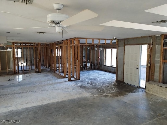 miscellaneous room with ceiling fan