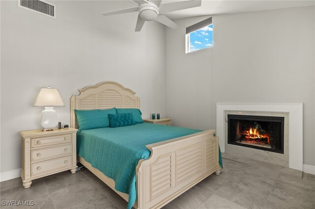 bedroom featuring ceiling fan