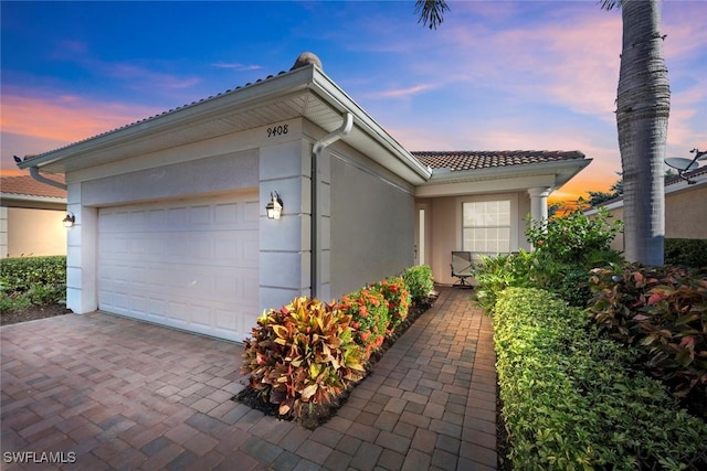 view of front facade with a garage