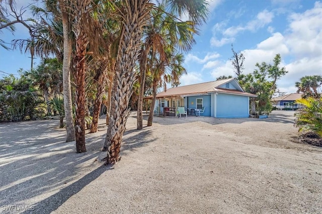 view of front of home featuring driveway