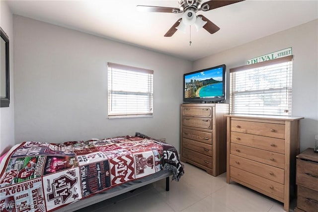 bedroom with ceiling fan