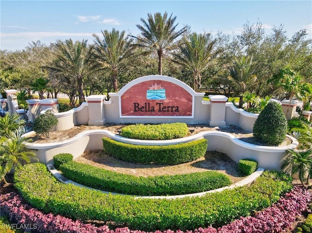 view of community / neighborhood sign