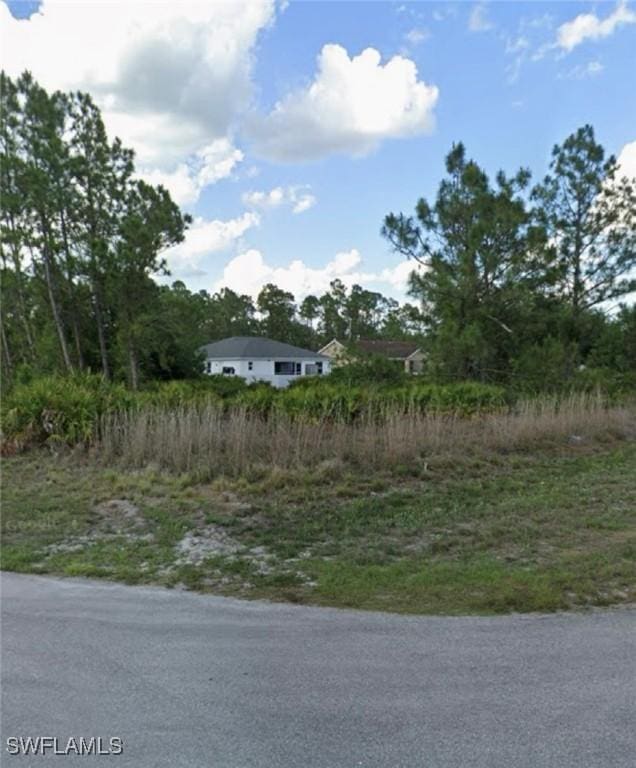 Listing photo 2 for 1115 Summa Blvd, Lehigh Acres FL 33974