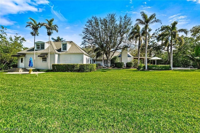 216 Cocohatchee Blvd, Naples, FL 34110 - view of green lawn