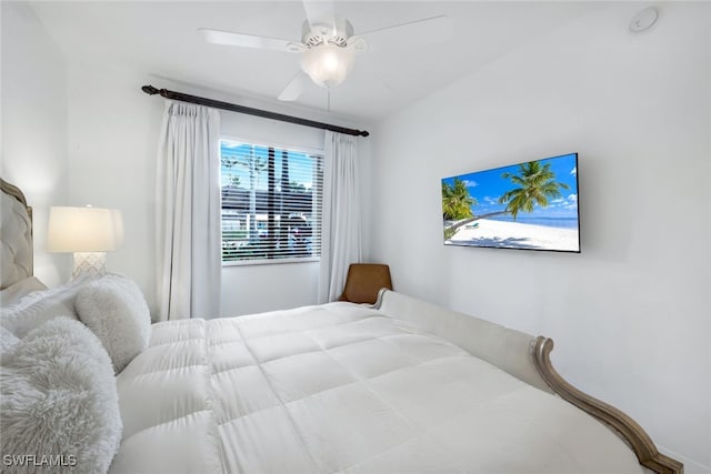 bedroom featuring ceiling fan