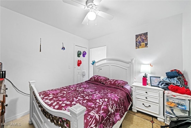 bedroom with ceiling fan