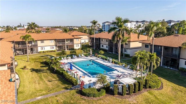 view of swimming pool