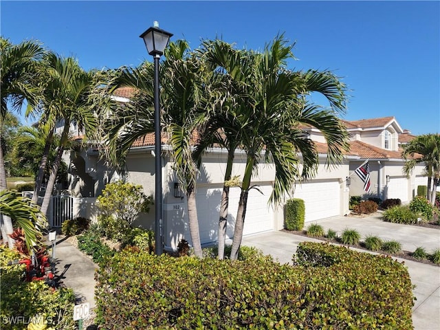 view of front facade with a garage