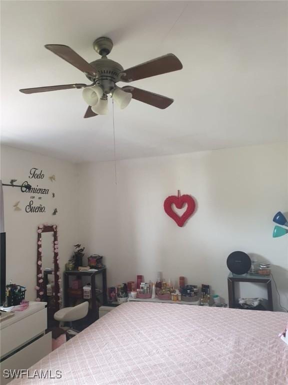 bedroom featuring ceiling fan