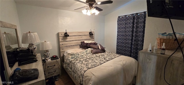 bedroom featuring vaulted ceiling and ceiling fan