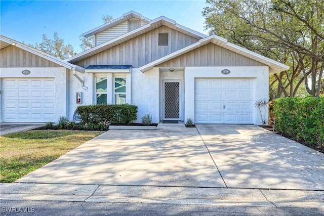 view of front facade with a garage