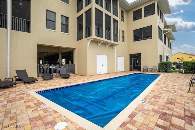 view of swimming pool