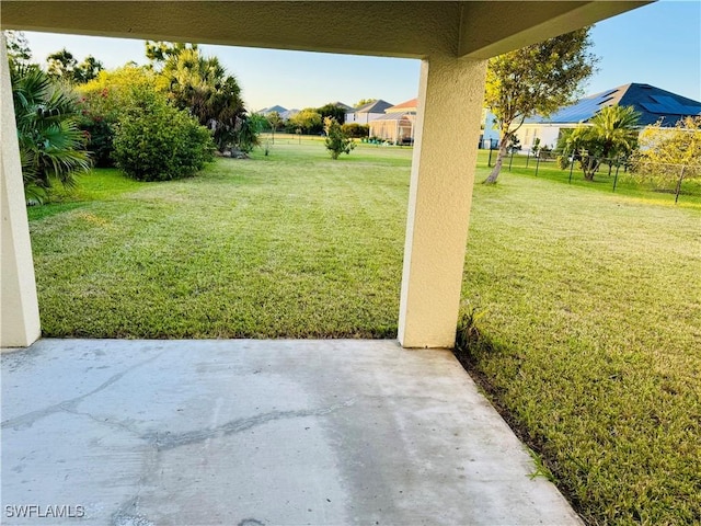 view of yard featuring a patio area