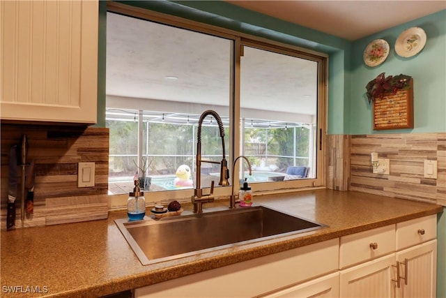 kitchen featuring sink