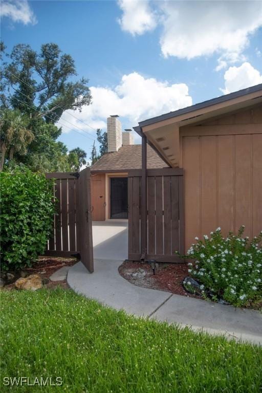 17291 Timber Oak Ln, Fort Myers, FL 33908 - view of property exterior