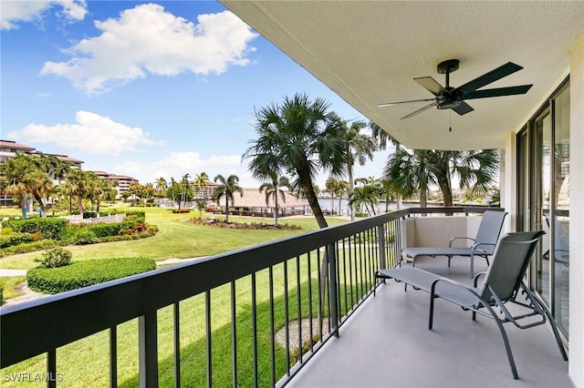 balcony with ceiling fan