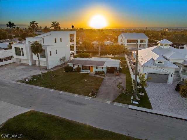 view of aerial view at dusk